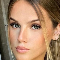 Alex Ann Lavigne-Pelletier Nagie