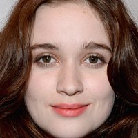 Alice Englert Nagie