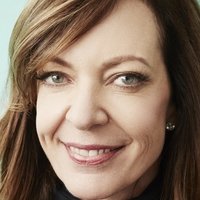 Allison Janney Nagie
