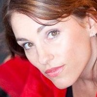 Amy Jo Johnson Nagie