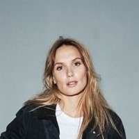 Ana Girardot Nagie