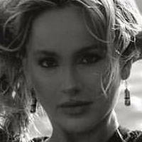 Anya Nicolodi Nagie