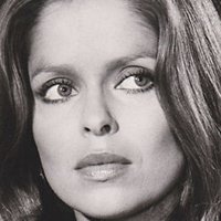 Barbara Bach Nagie