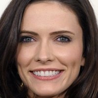 Bitsie Tulloch Nagie