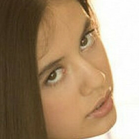 Brunette Lucy Nagie
