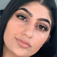 Busty Indian Nagie