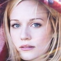 Cara Theobold Nagie