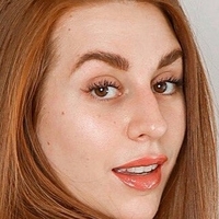 Charlotte Dobre Nagie