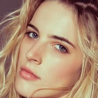 Chloë Holmes Nagie