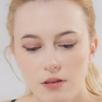 Claire Max Nagie