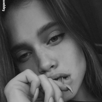 Ecsodia Nagie