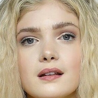 Elena Kampouris Nagie