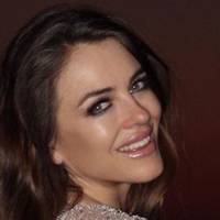 Elizabeth Hurley Nagie