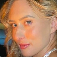 Elle T Nagie