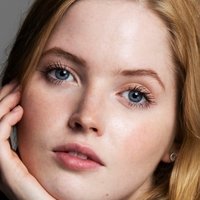 Ellie Bamber Nagie