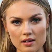 Elyse Knowles Nagie