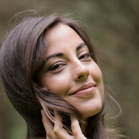 Em Woods Nagie