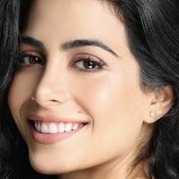 Emeraude Toubia Nagie