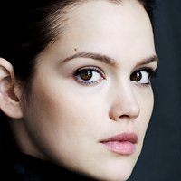 Emilia Schüle Nagie