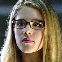 Emily Bett Rickards Nagie