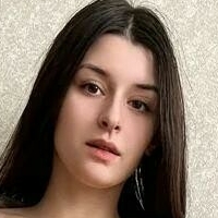 Emily Petitegrl Nagie