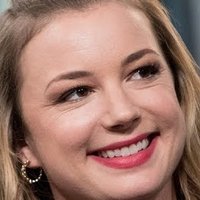 Emily VanCamp Nagie