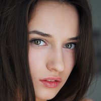 Gloria Sol Nagie