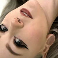 Hat jemand etwas von der hübschen lilghoul? Nagie