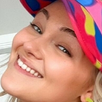 Hollyonfilm Nagie