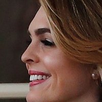 Hope Hicks Nagie