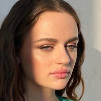 Joey King Nagie
