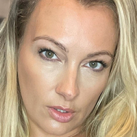Juicy Lucie Nagie