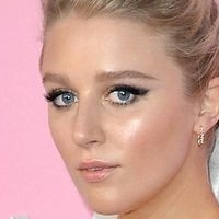 Julia Schlaepfer Nagie