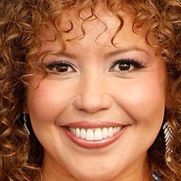 Justina Machado Nagie