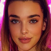 Kendall Vertes Nagie