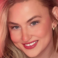 kloebby Nagie