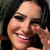 Larissa Flor Nagie