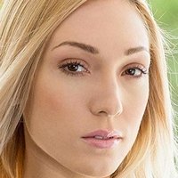 Lily Labeau Nagie