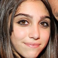 Lourdes Leon Nagie