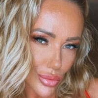 Lucy Zara Nagie