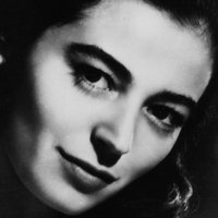 Marisa Pavan Nagie