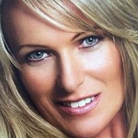Nadine Tschanz Nagie