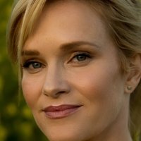 Nicholle Tom Nagie