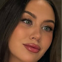 Ninas OnlyFans gesucht Nagie