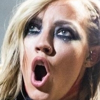 Nita Strauss Nagie