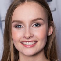 Olivia DeJonge Nagie