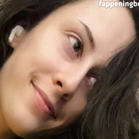 Olympia Nagie