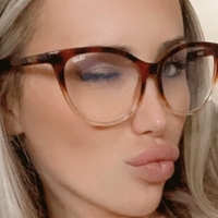 Samanthaauf Nagie