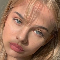 Sara Crumbleleg Nagie