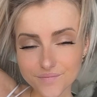 Stefanie Sutton Nagie